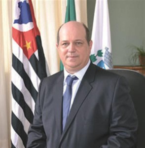 Dr. Luis Estevão Pereira 